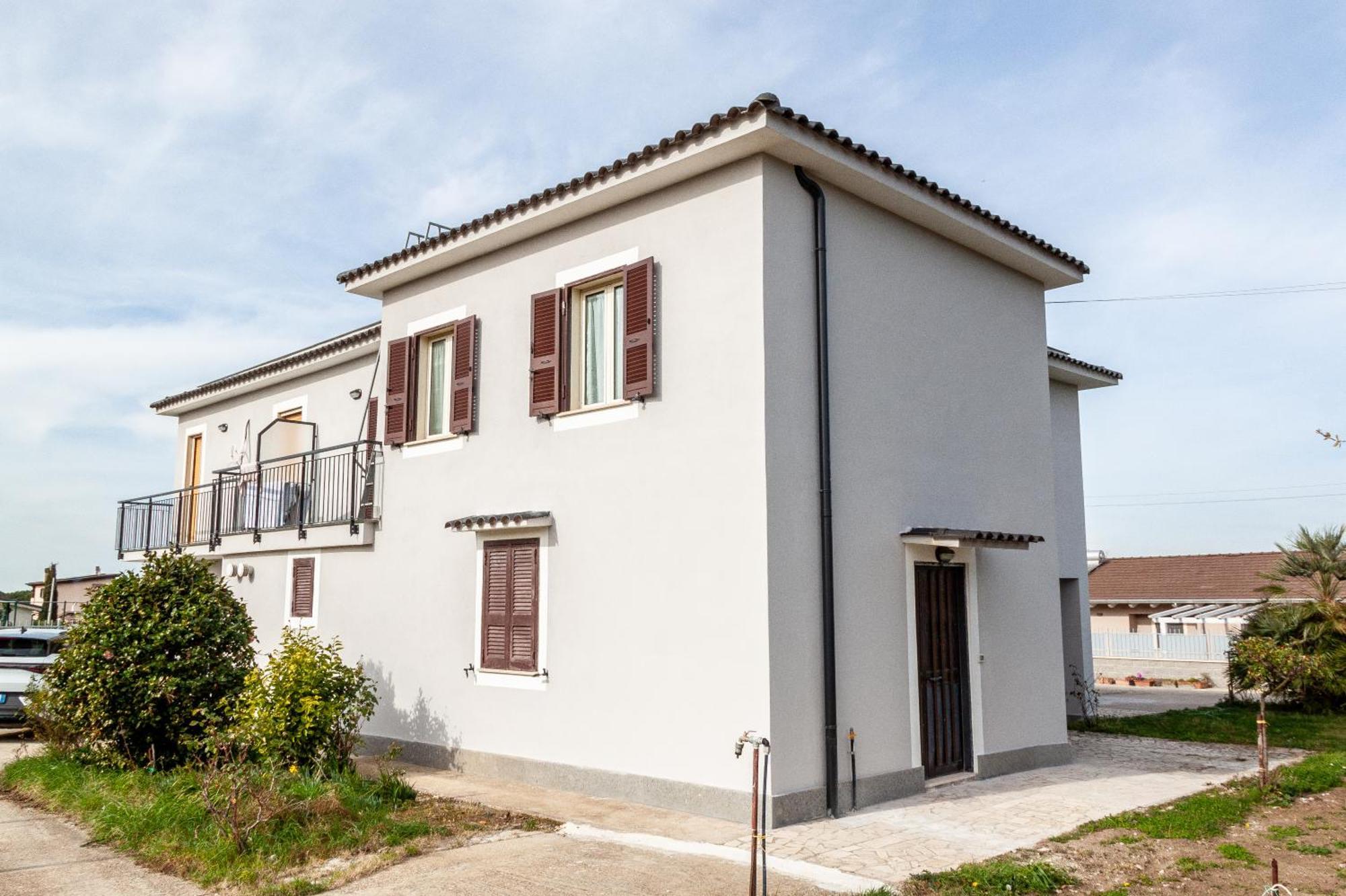 A Casa Di Marco Guesthouse - Apt Di Ciampino E Stazione Per Roma Маріно Екстер'єр фото