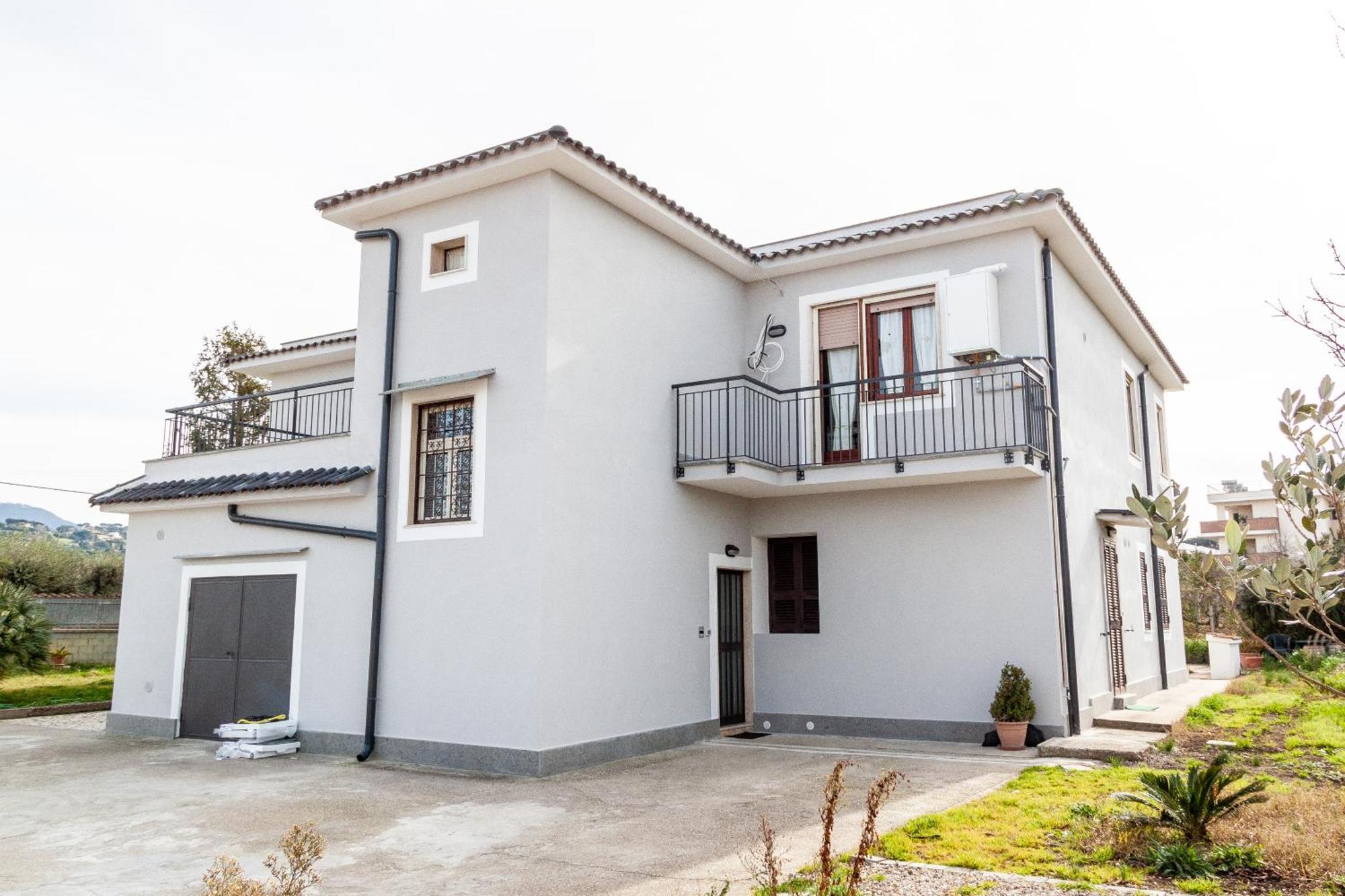 A Casa Di Marco Guesthouse - Apt Di Ciampino E Stazione Per Roma Маріно Екстер'єр фото